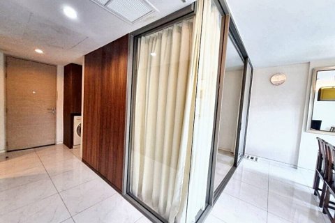 Condo in Bangkok, Thailand, 2 bedrooms  № 114971 - photo 2