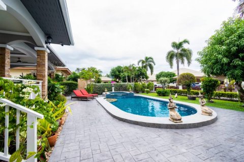 Villa in Cha-am, Thailand 3 bedrooms № 114969 - photo 2