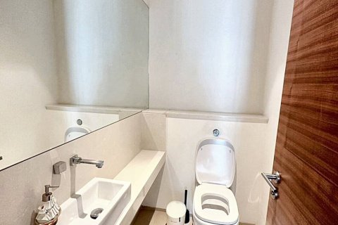 Condo in Bangkok, Thailand, 2 bedrooms  № 114970 - photo 8