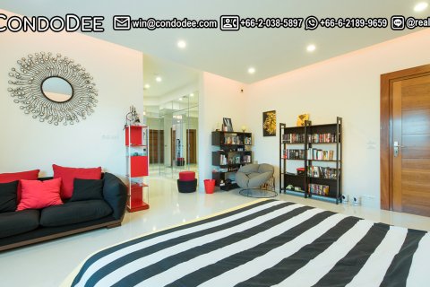 House in Phra Khanong, Bangkok, Thailand 7 bedrooms № 200926 - photo 4