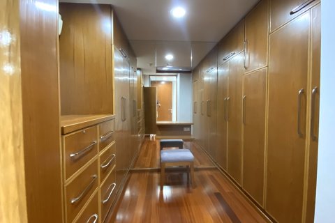Condo in Watthana, Bangkok, Thailand, 2 bedrooms  № 200931 - photo 6