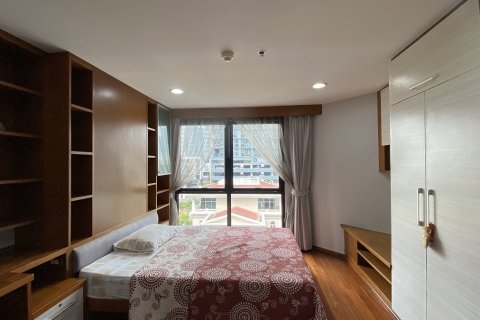 Condo in Watthana, Bangkok, Thailand, 2 bedrooms  № 200931 - photo 3