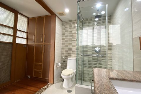 Condo in Watthana, Bangkok, Thailand, 2 bedrooms  № 200931 - photo 7