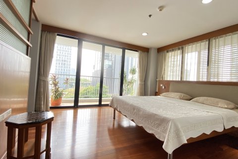 Condo in Watthana, Bangkok, Thailand, 2 bedrooms  № 200931 - photo 14