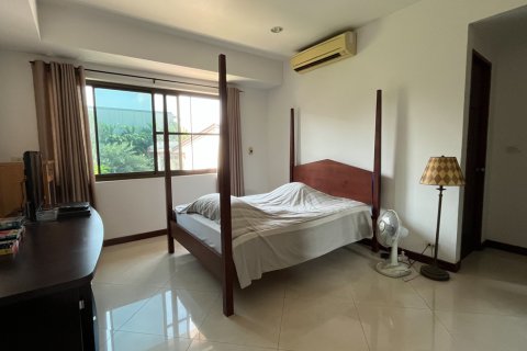 House in Phra Khanong, Bangkok, Thailand 5 bedrooms № 200925 - photo 23