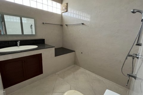 House in Phra Khanong, Bangkok, Thailand 5 bedrooms № 200925 - photo 8