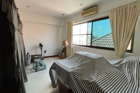 House in Phra Khanong, Bangkok, Thailand 5 bedrooms № 200925 - photo 10