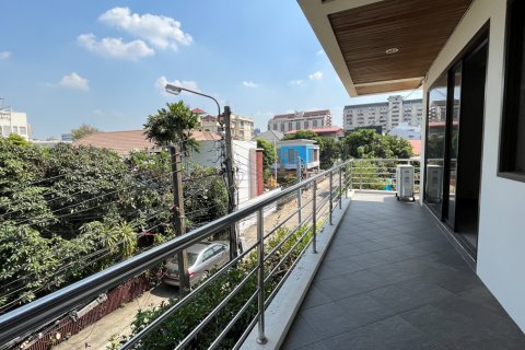 House in Phra Khanong, Bangkok, Thailand 5 bedrooms № 200925 - photo 26