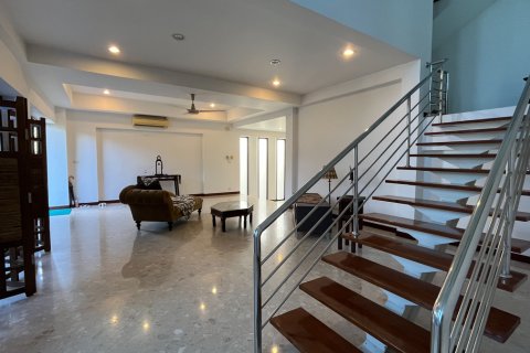 House in Phra Khanong, Bangkok, Thailand 5 bedrooms № 200925 - photo 17