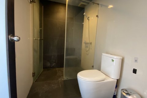 Condo in Pathum Wan, Bangkok, Thailand, 2 bedrooms № 200930 - photo 4
