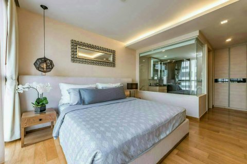 Condo in Watthana, Bangkok, Thailand, 2 bedrooms  № 200928 - photo 2