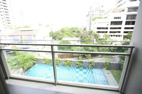 Condo in Watthana, Bangkok, Thailand, 2 bedrooms  № 200928 - photo 12