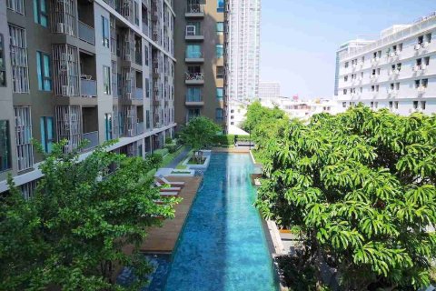 Condo in Bangkok, Thailand, 2 bedrooms № 183378 - photo 2