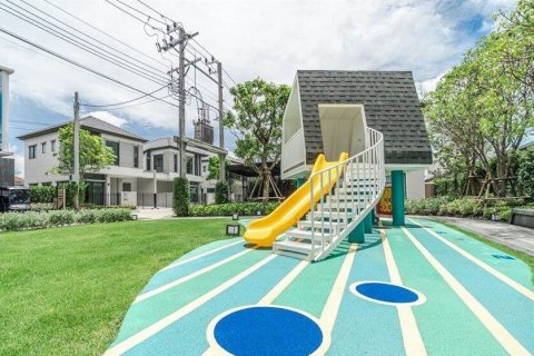 Таунхаус в Банг Каео, Таиланд с 3 спальнями № 154968 - фото 5