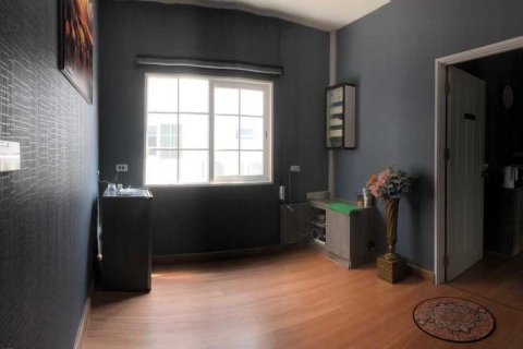 Townhouse in Pak Kret, Thailand 5 bedrooms № 147422 - photo 4