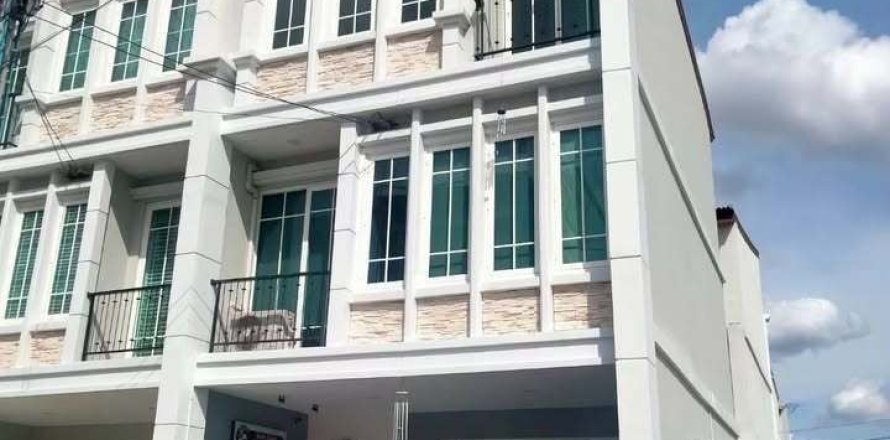 Townhouse in Pak Kret, Thailand 5 bedrooms № 147422