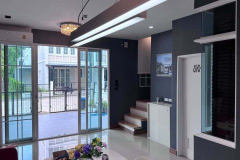 Townhouse in Pak Kret, Thailand 5 bedrooms № 147422 - photo 2