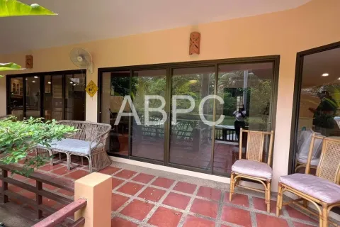 Condo on Jomtien Beach, Pattaya, Thailand, 2 bedrooms № 210455 - photo 15