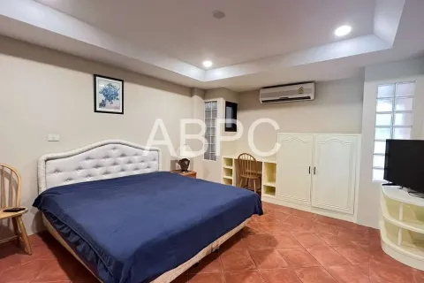 Condo on Jomtien Beach, Pattaya, Thailand, 2 bedrooms № 210455 - photo 13