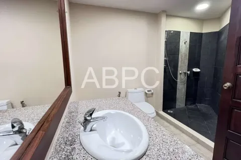 Condo on Jomtien Beach, Pattaya, Thailand, 2 bedrooms № 210455 - photo 4