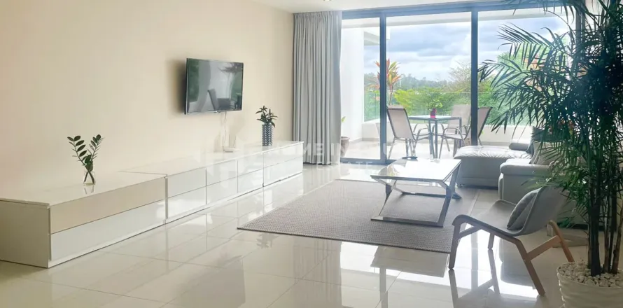 Condo in Phuket, Thailand, 2 bedrooms  № 209538