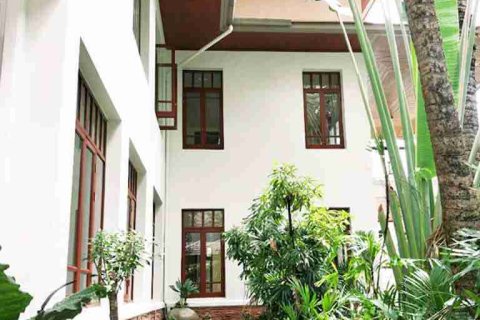 House in Bangkok, Thailand 5 bedrooms № 184112