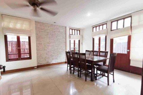 House in Bangkok, Thailand 5 bedrooms № 184112 - photo 5