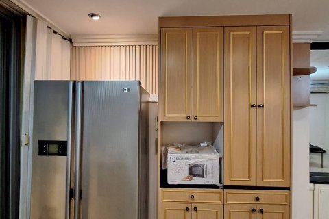 Condo in Bangkok, Thailand, 1 bedroom  № 155736 - photo 4