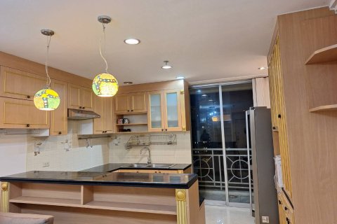 Condo in Bangkok, Thailand, 1 bedroom  № 155736 - photo 3