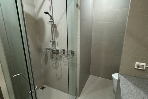 Condo in Bangkok, Thailand, 2 bedrooms  № 155737 - photo 15