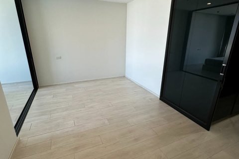 Condo in Bangkok, Thailand, 2 bedrooms  № 155737 - photo 11