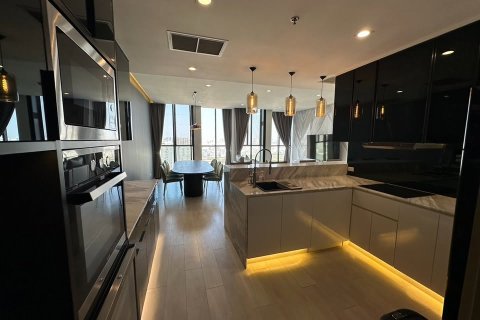 Condo in Bangkok, Thailand, 2 bedrooms  № 155737 - photo 6