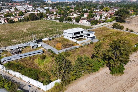 Terrain à Chonburi, Thaïlande № 155740 - photo 1