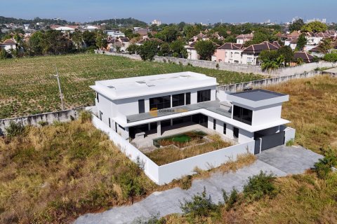 Terrain à Chonburi, Thaïlande № 155740 - photo 12