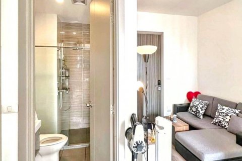 Condo in Bangkok, Thailand, 1 bedroom  № 119291 - photo 8