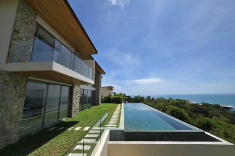 Villa in Ko Samui, Thailand 5 bedrooms № 119294 - photo 1