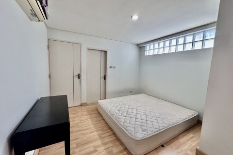 Кондоминиум с 2 спальнями в Клонг Тоэй, Бангкок, Таиланд № 158990 - фото 4