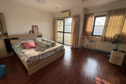 Таунхаус в Талинг Чане, Бангкок, Таиланд с 4 спальнями № 158994 - фото 5