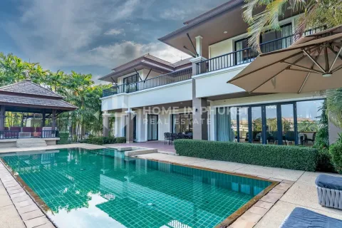 House in Phuket, Thailand 4 bedrooms № 209575