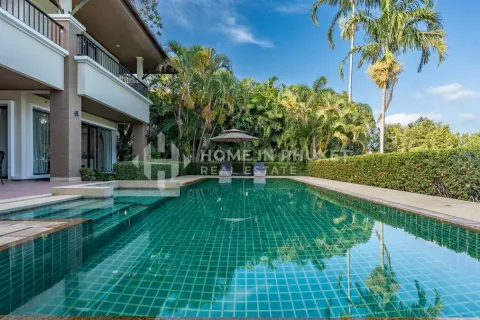 House in Phuket, Thailand 4 bedrooms № 209575 - photo 2