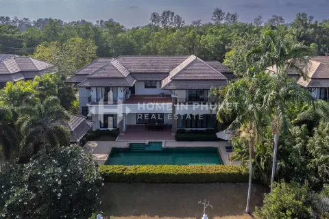 House in Phuket, Thailand 4 bedrooms № 209575 - photo 4