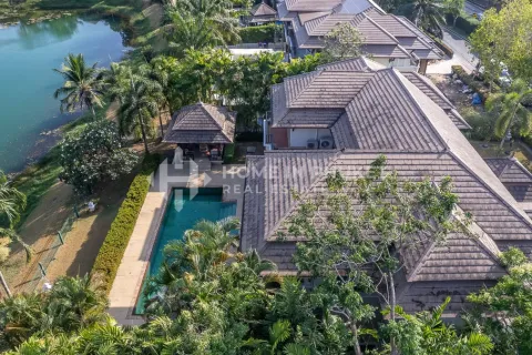House in Phuket, Thailand 4 bedrooms № 209575 - photo 3
