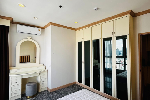 Condo in Bangkok, Thailand, 2 bedrooms  № 186574