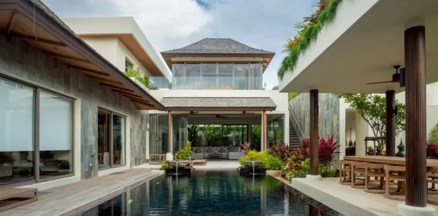 House in Bang Tao, Thailand 4 bedrooms № 174060