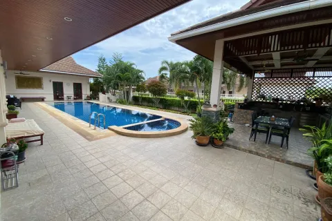 Villa in Hua Hin, Thailand 4 bedrooms № 162106 - photo 19