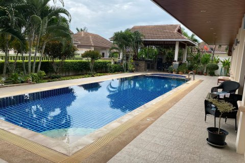 Villa in Hua Hin, Thailand 4 bedrooms № 162106 - photo 15