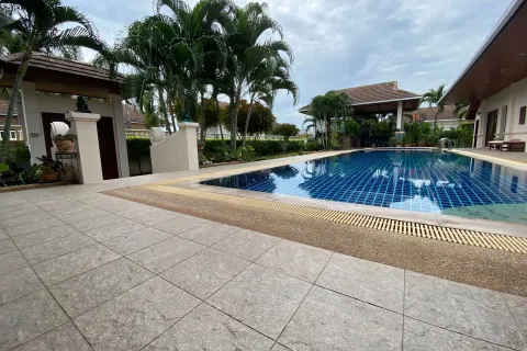 Villa in Hua Hin, Thailand 4 bedrooms № 162106 - photo 13
