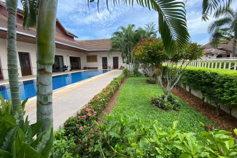 Villa in Hua Hin, Thailand 4 bedrooms № 162106 - photo 23