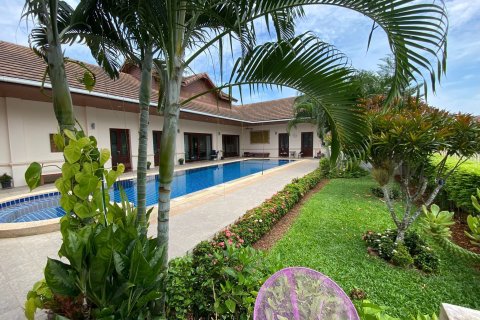 Villa in Hua Hin, Thailand 4 bedrooms № 162106 - photo 22