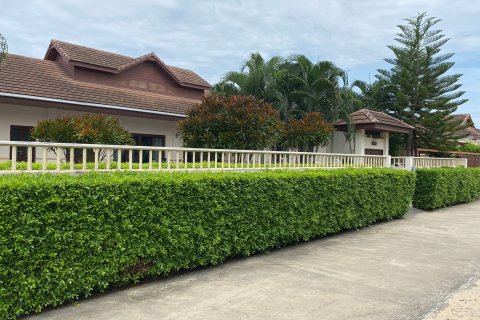 Villa in Hua Hin, Thailand 4 bedrooms № 162106 - photo 5